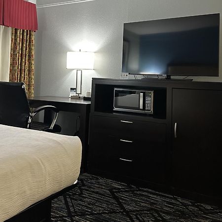 Baymont By Wyndham Litchfield Hotel Buitenkant foto