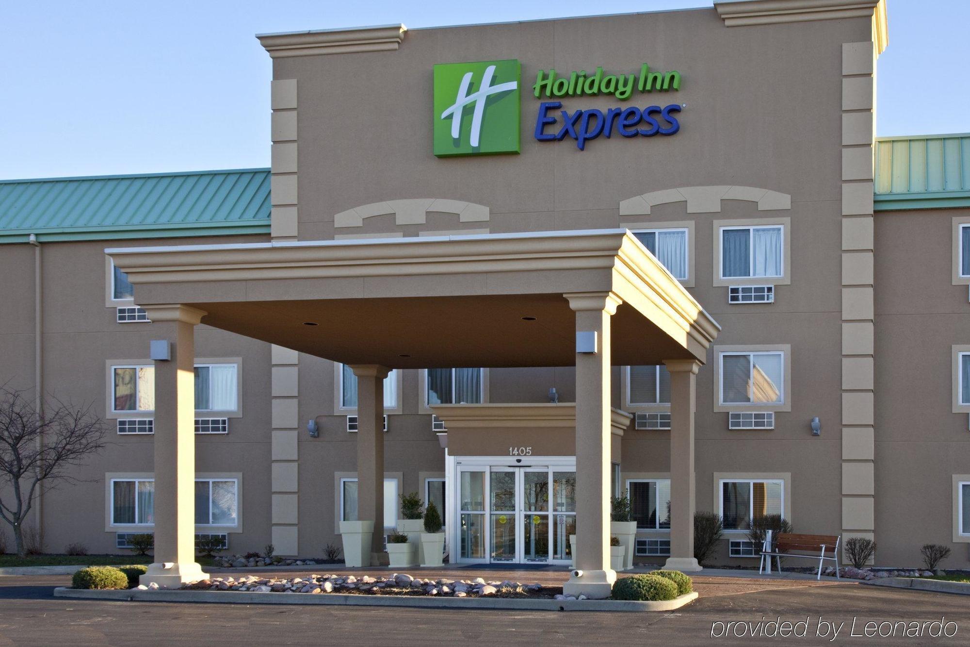 Baymont By Wyndham Litchfield Hotel Buitenkant foto