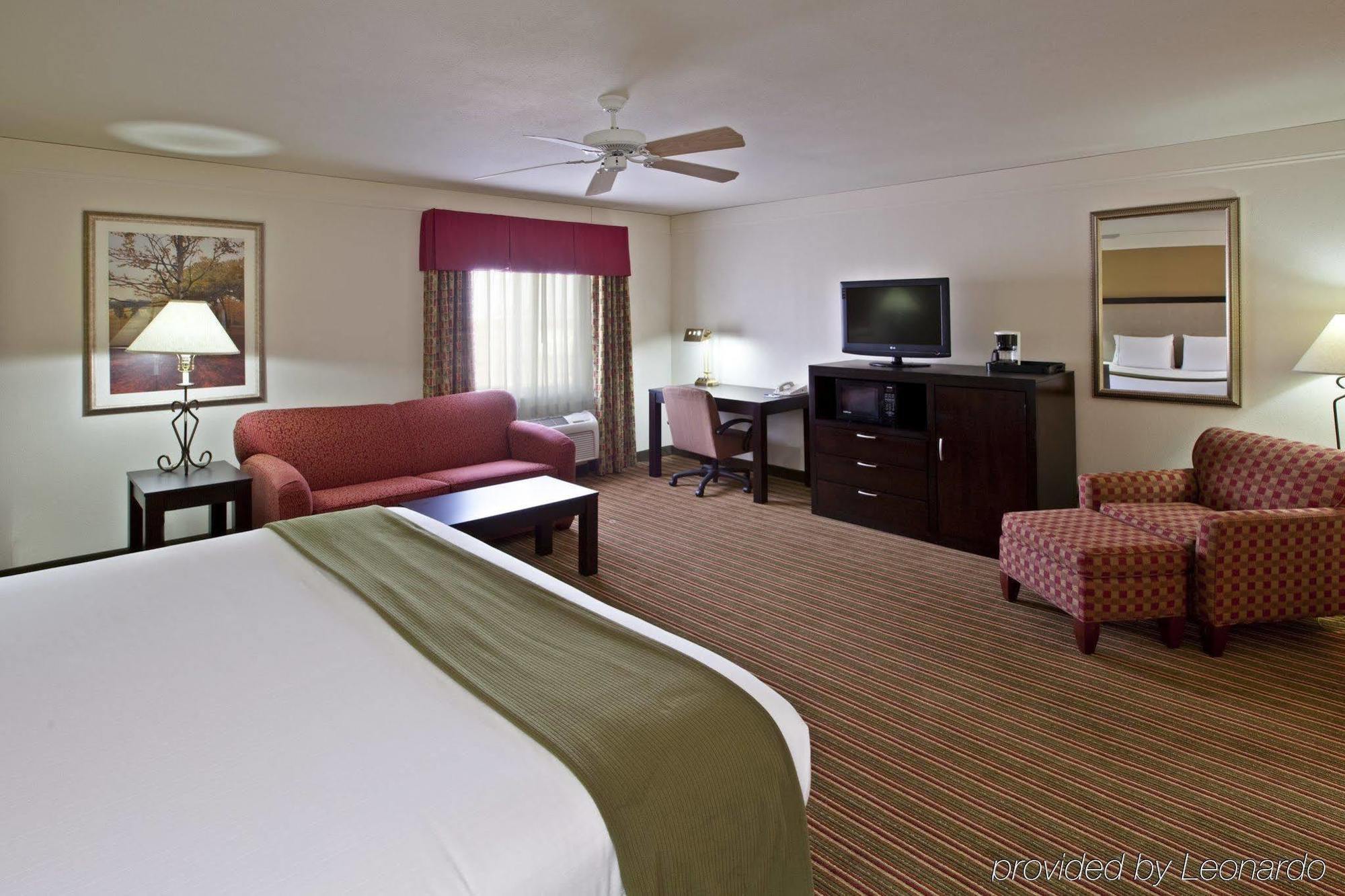 Baymont By Wyndham Litchfield Hotel Buitenkant foto